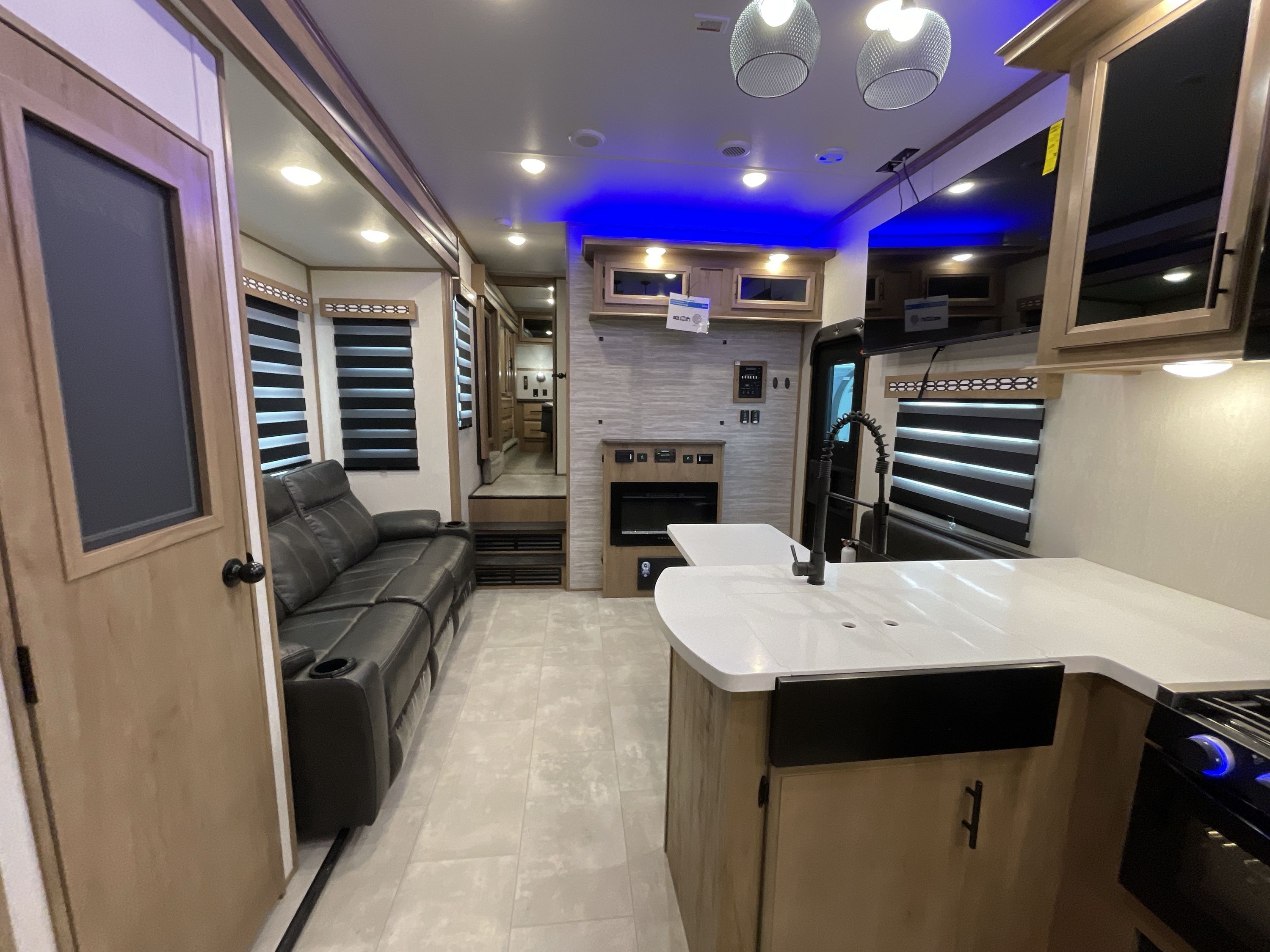 2023 Forest River ROGUE ARMORED 371A13 in grain valley MO