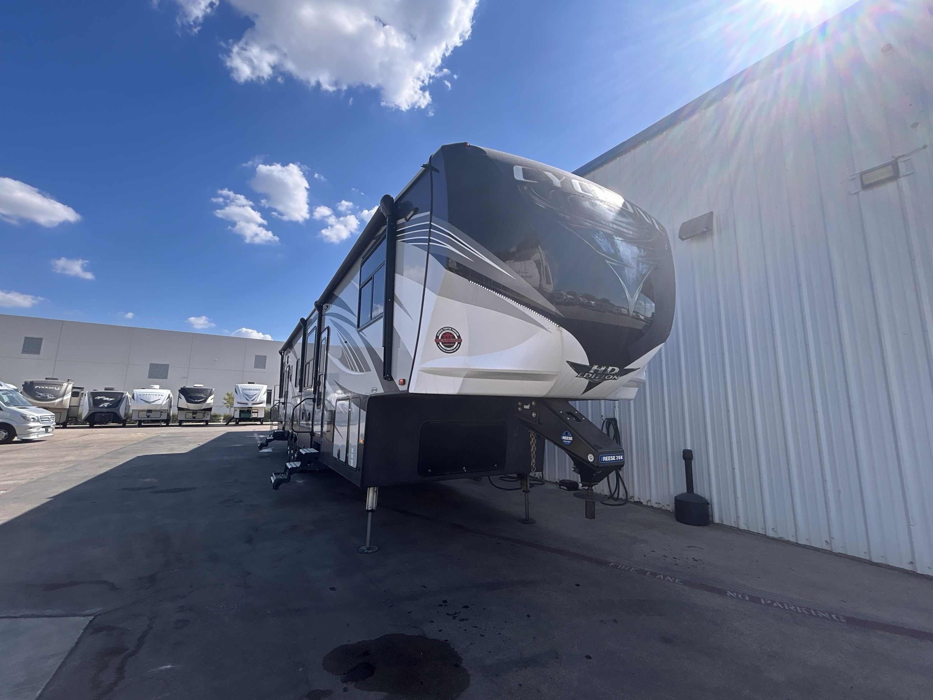 2018 Heartland CYCLONE 4005 Fifth Wheel Toy Hauler RV