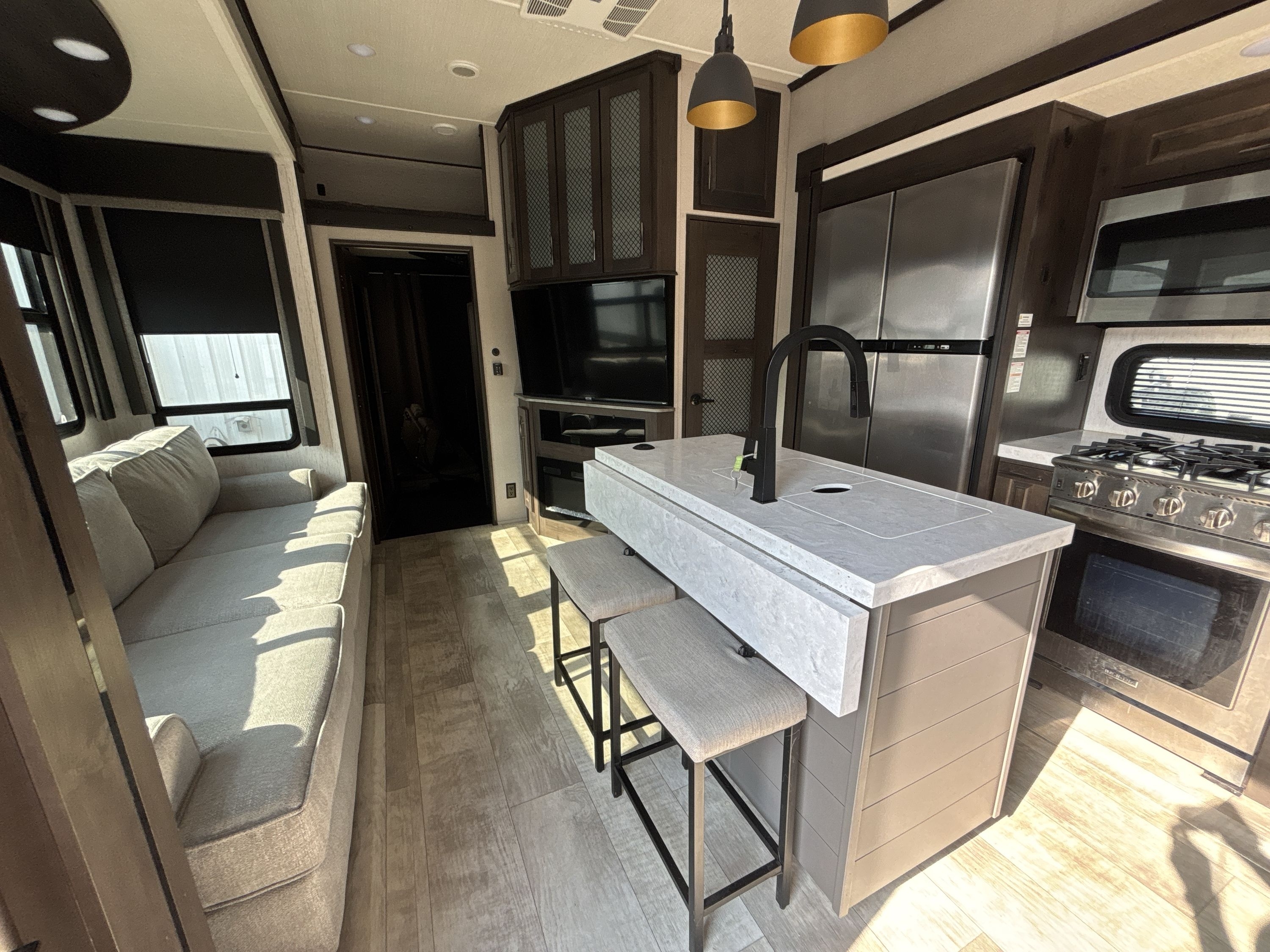 2022 Grand Design MOMENTUM M CLASS 351MS in hope mills NC
