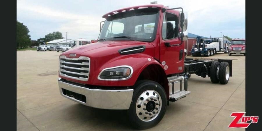 2027 FREIGHTLINER BUSINESS CLASS M2 106 in New Hampton, IA