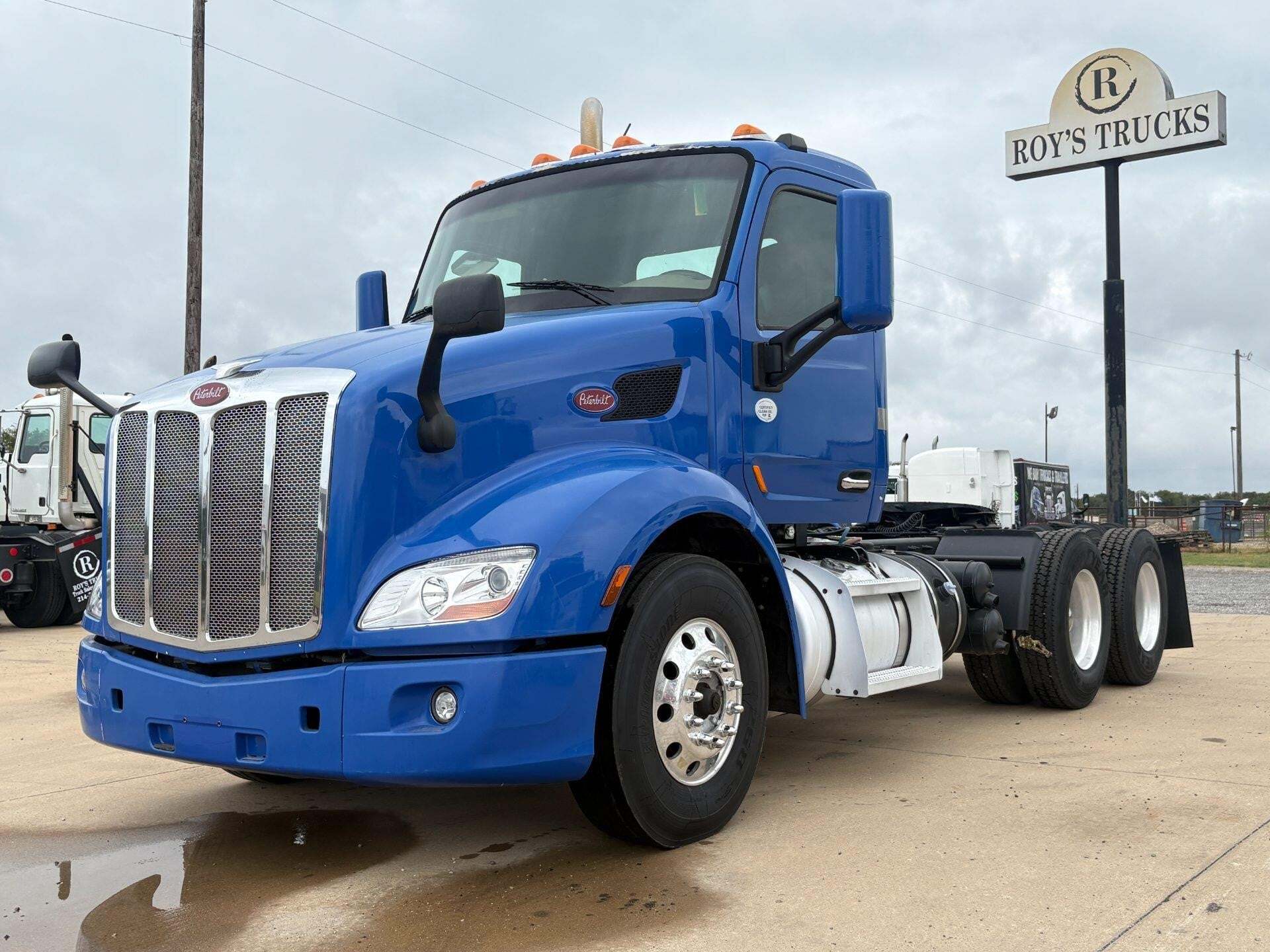 2016 PETERBILT 579 in Caddo Mills, TX