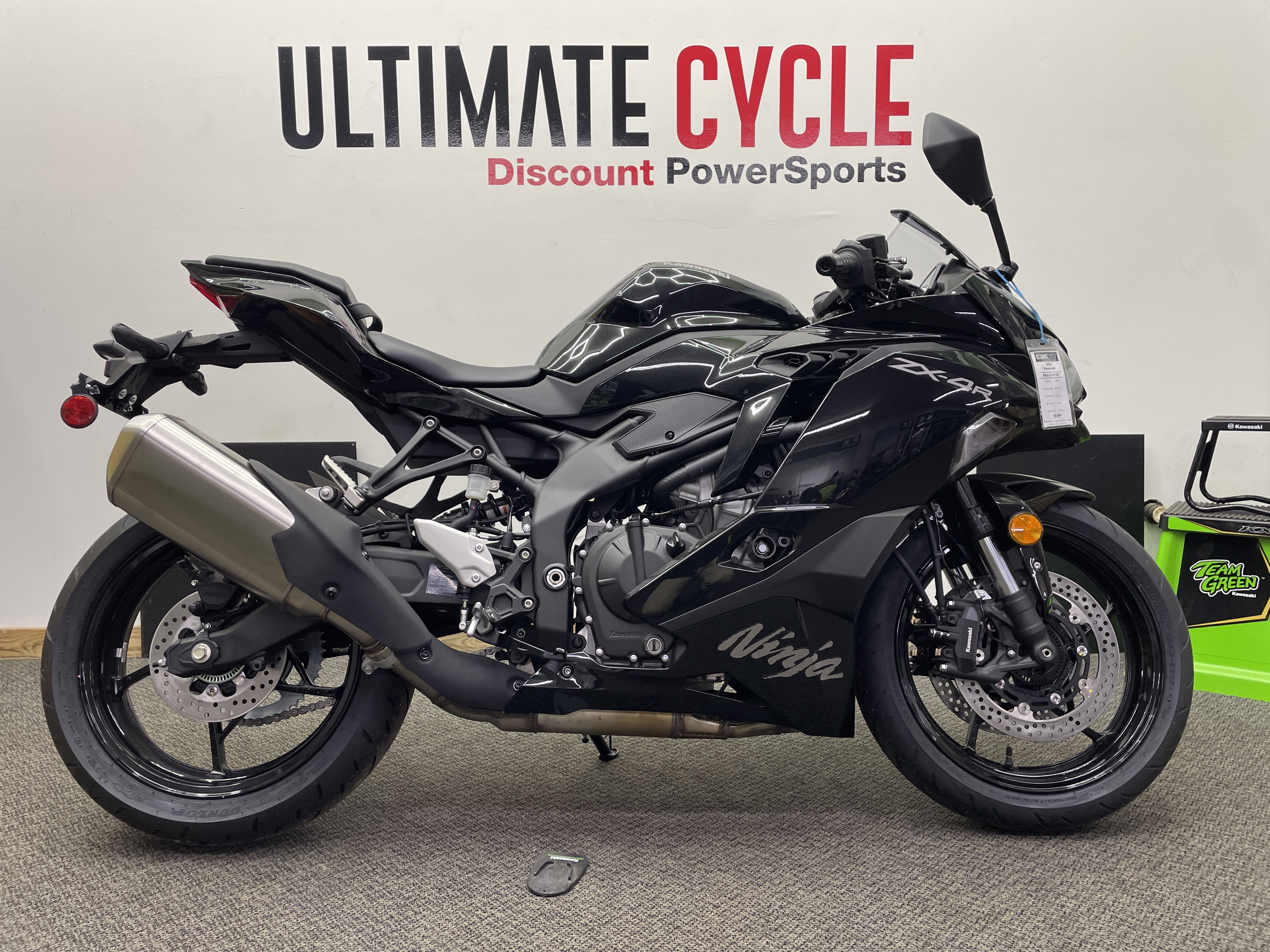 2025 Kawasaki Ninja ZX-4R ABS ABS in Powhatan, VA