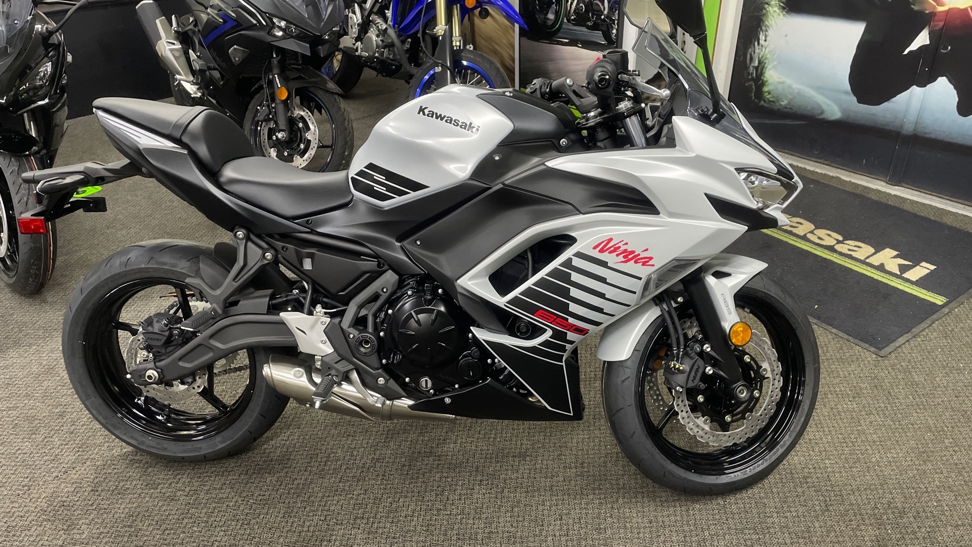 2025 Kawasaki Ninja 650 ABS ABS in Powhatan, VA