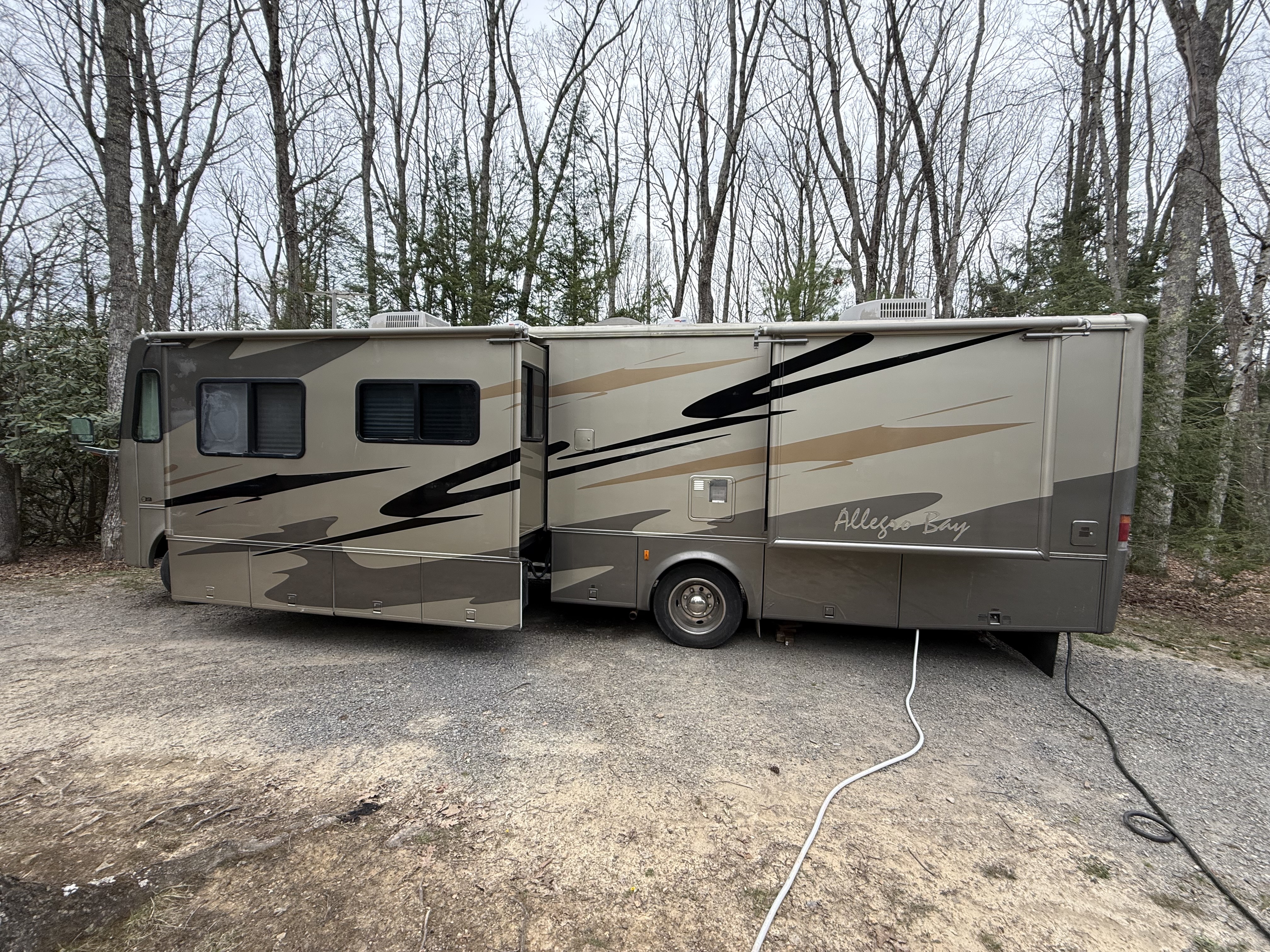 2005 Tiffin Motorhomes ALLEGRO BAY 37 DB RV