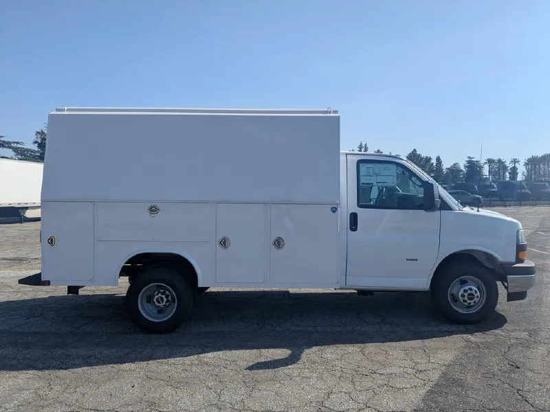 2026 GMC SAVANA CUTAWAY