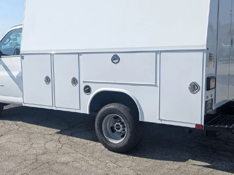 2026 GMC SAVANA CUTAWAY