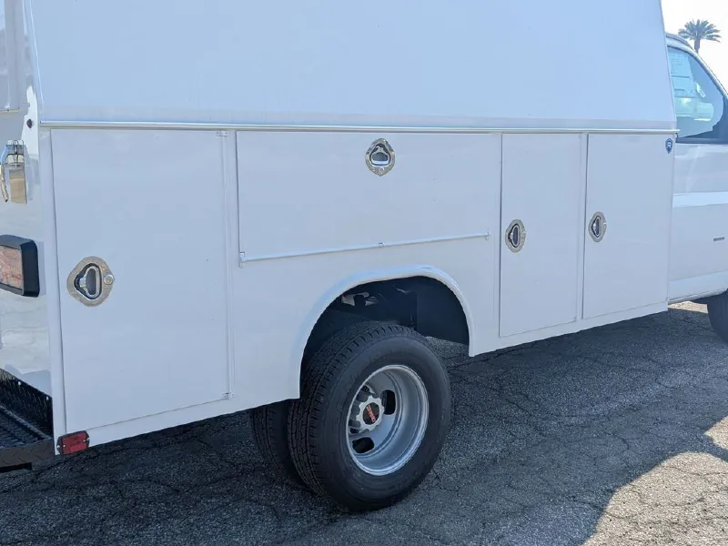 2026 GMC SAVANA CUTAWAY