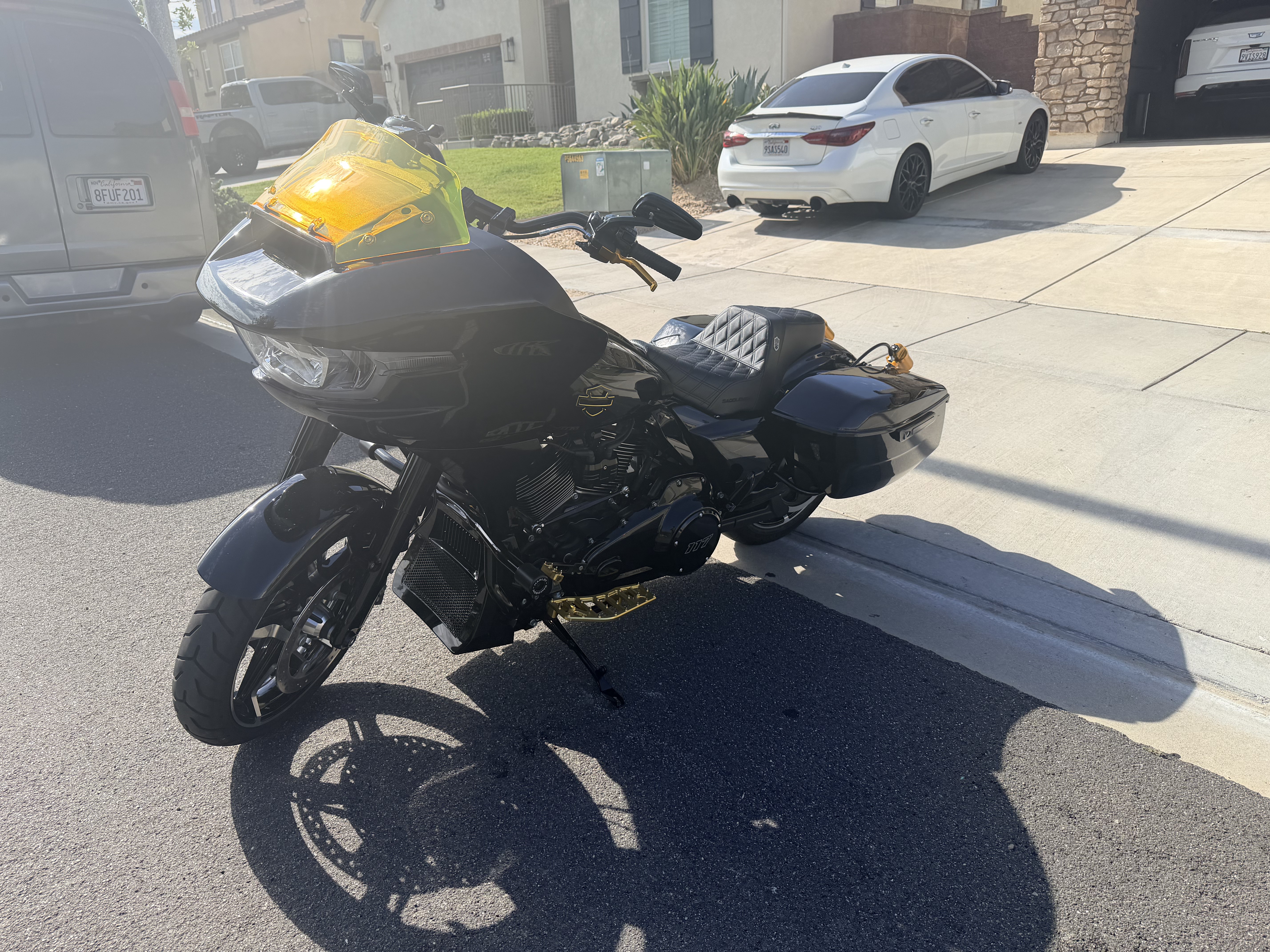 2024 Harley-Davidson ROAD GLIDE® CUSTOM BASE BASE in Fontana, CA