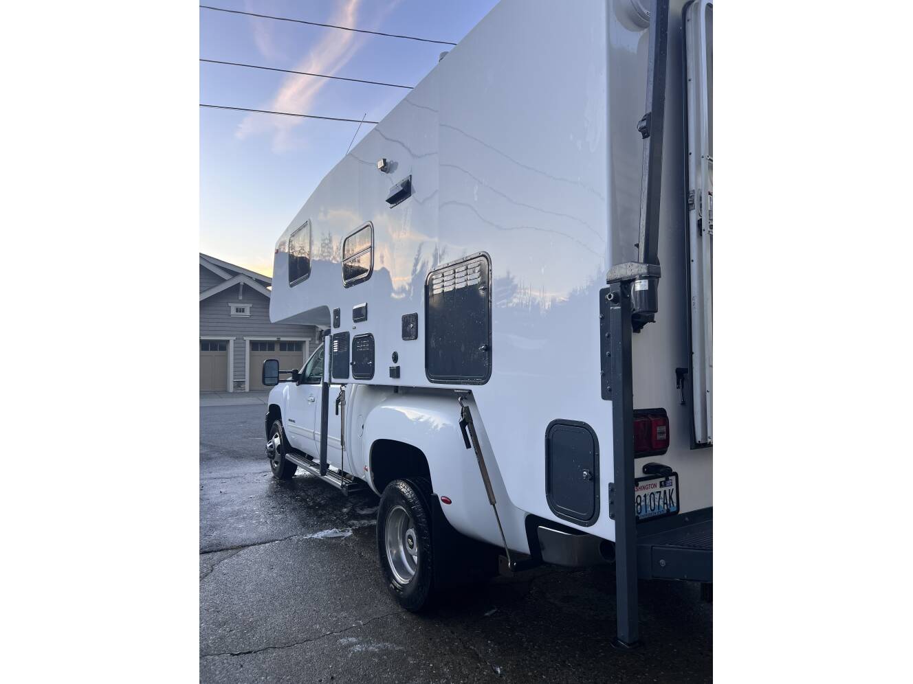A photo of this 2006 Northwood Mfg ARCTIC FOX CAMPER 990