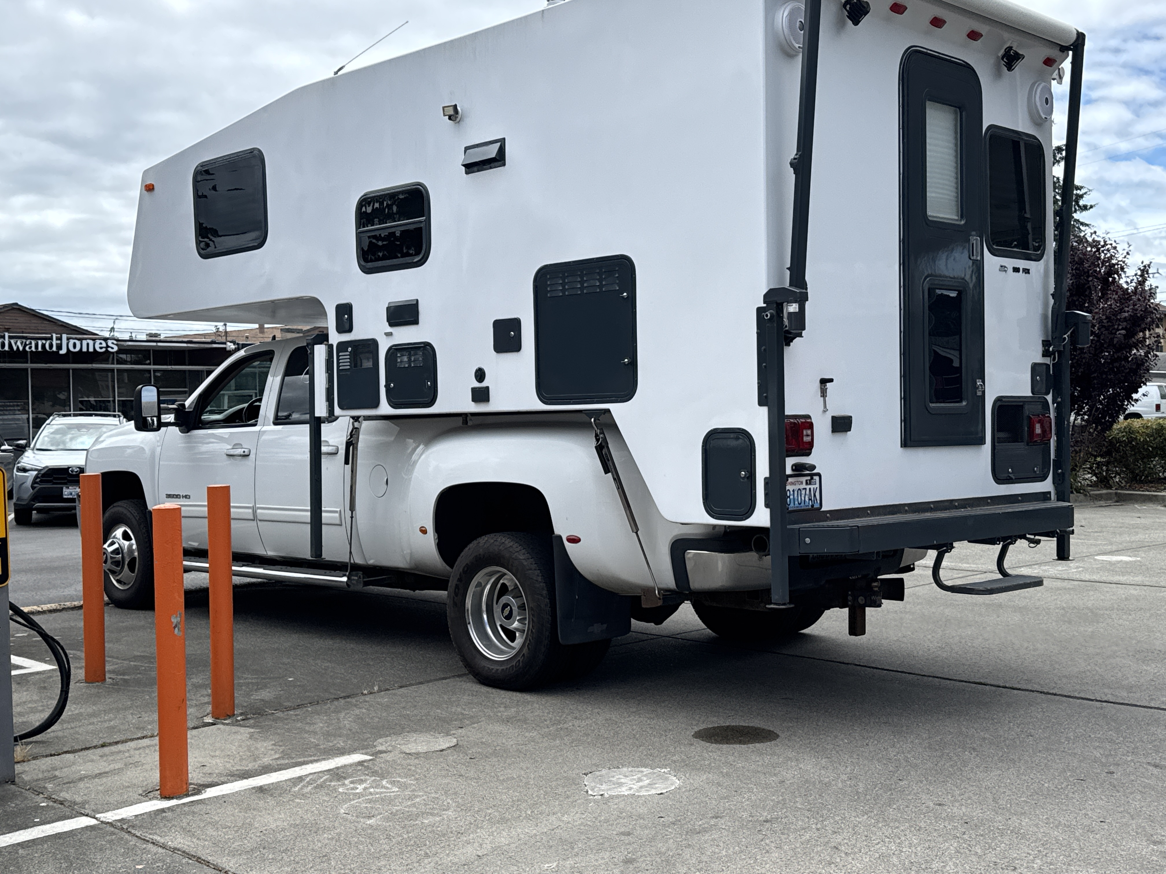 2006 Northwood Mfg ARCTIC FOX CAMPER 990 in shoreline WA