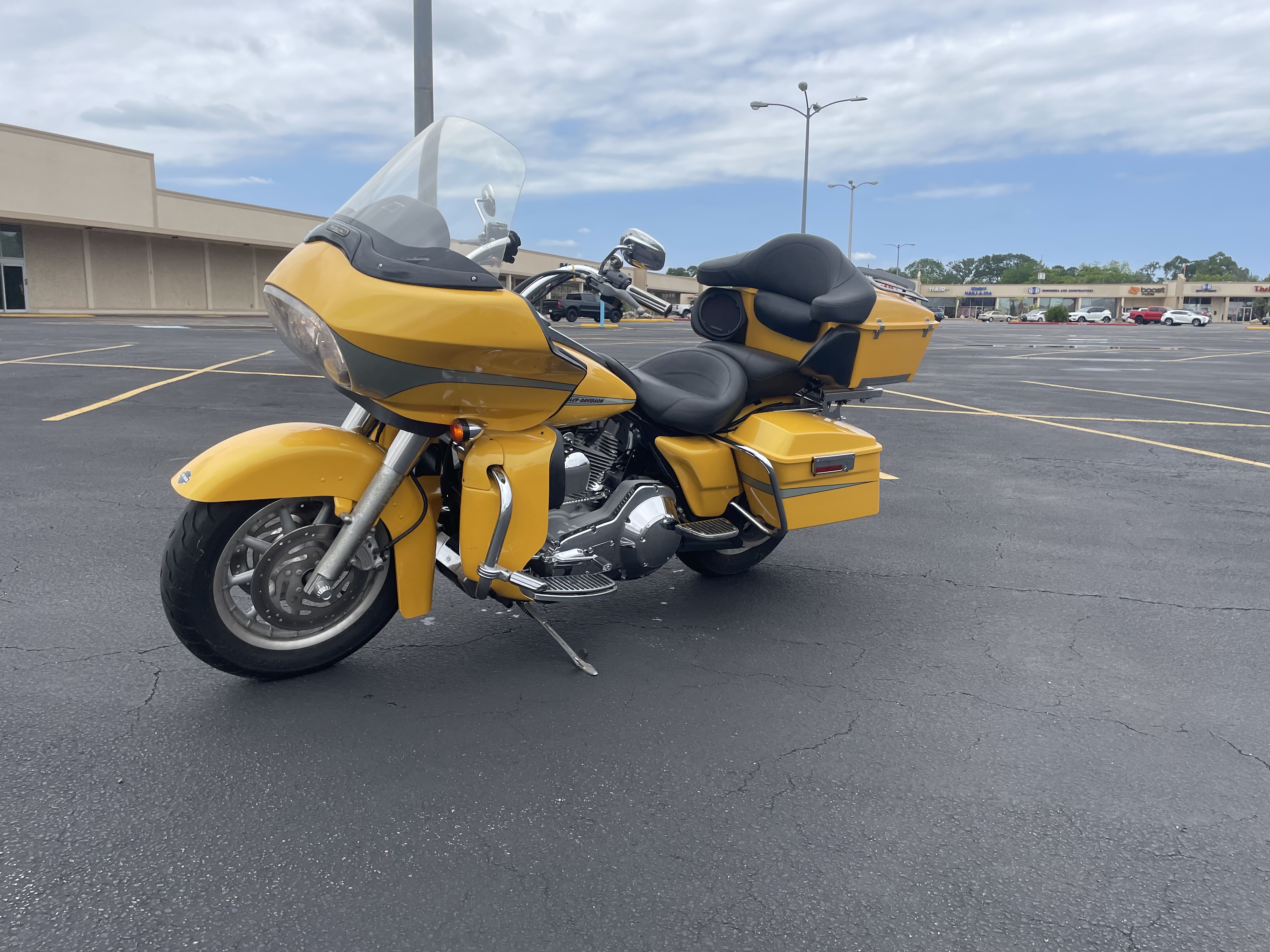 2005 Harley-Davidson ROAD GLIDE BASE in lake jackson TX