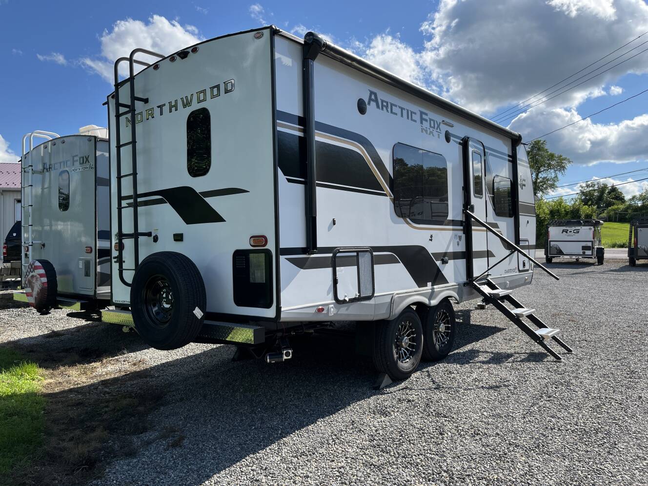 A photo of this 2027 Northwood Arctic Fox NXT 22GT
