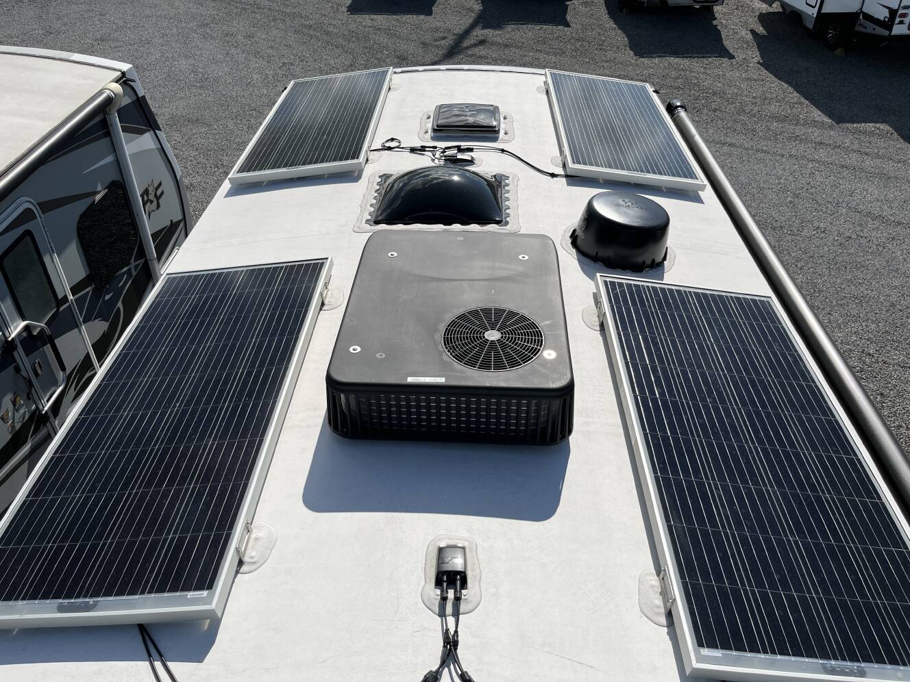 A photo of this 2027 Northwood Arctic Fox NXT 22GT