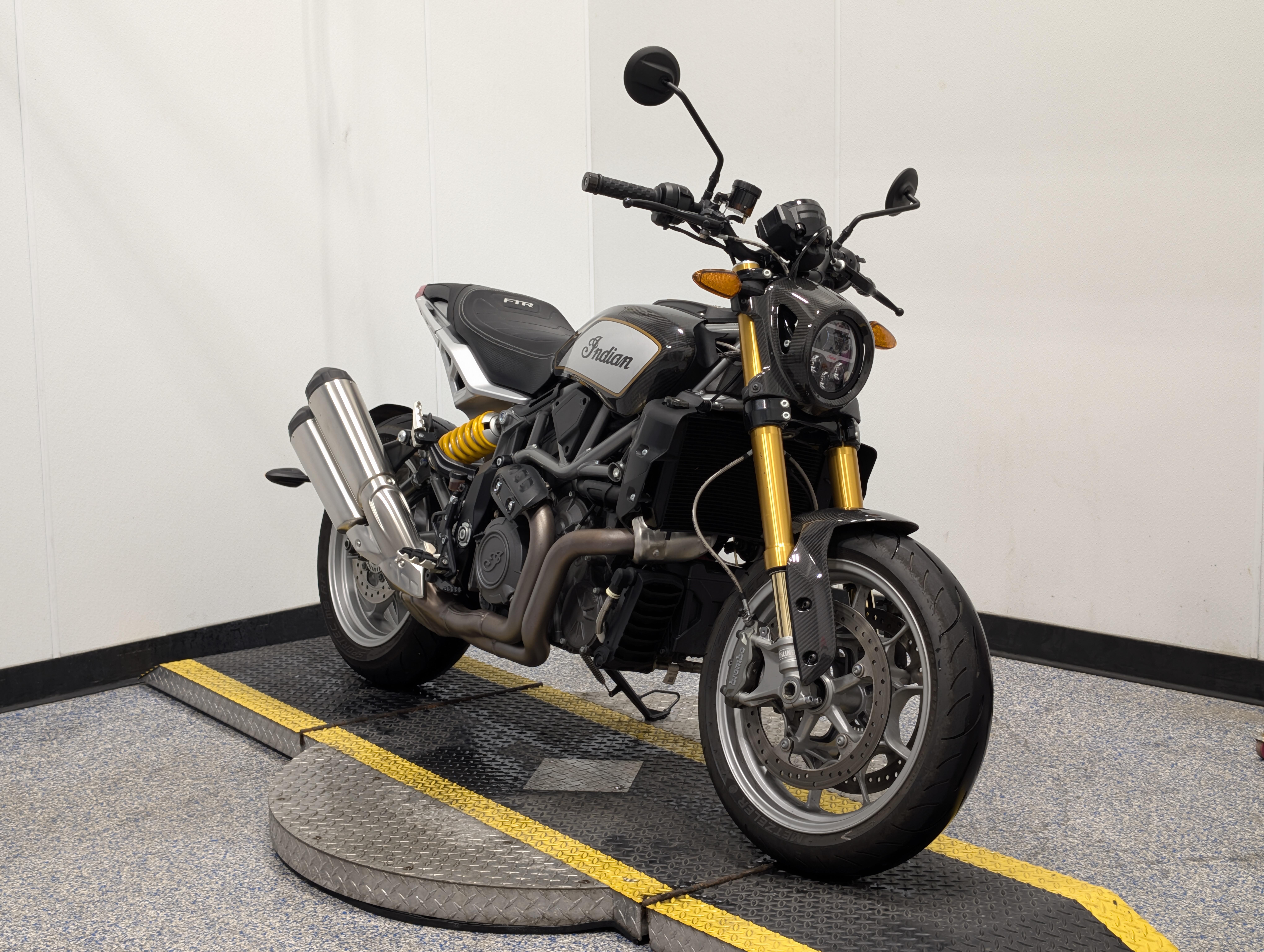 2023 Indian Motorcycle FTR R CARBON R CARBON in Auburn, MA