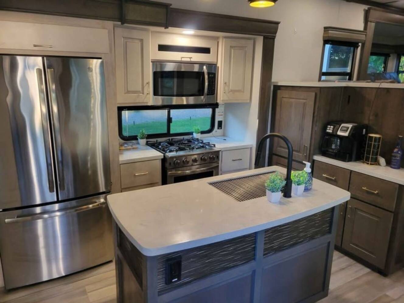 A photo of this 2021 Alliance Rv Paradigm 385FL