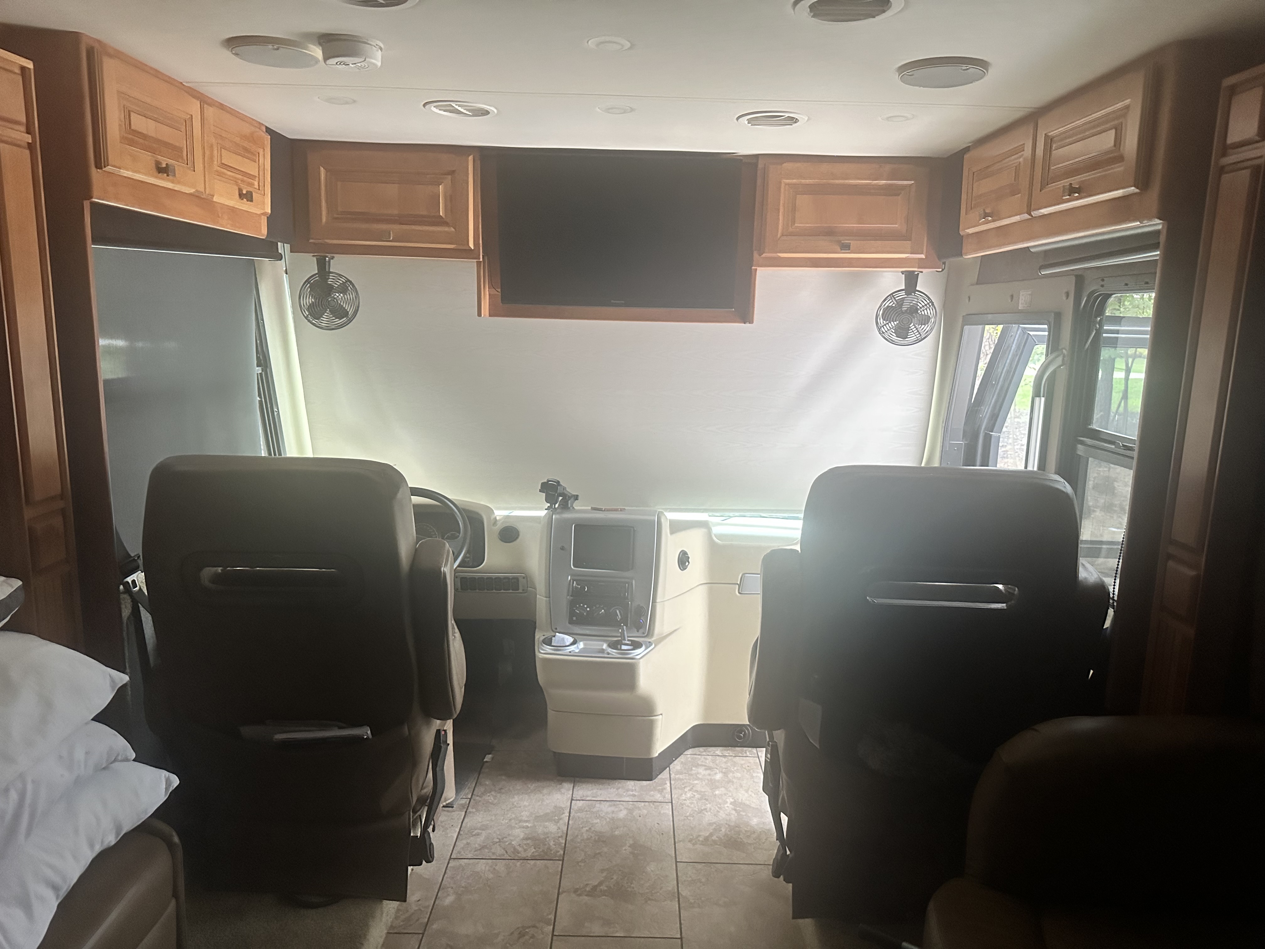 2015 Tiffin Motorhomes OPEN ROAD ALLEGRO 32 SA in youngesville NC
