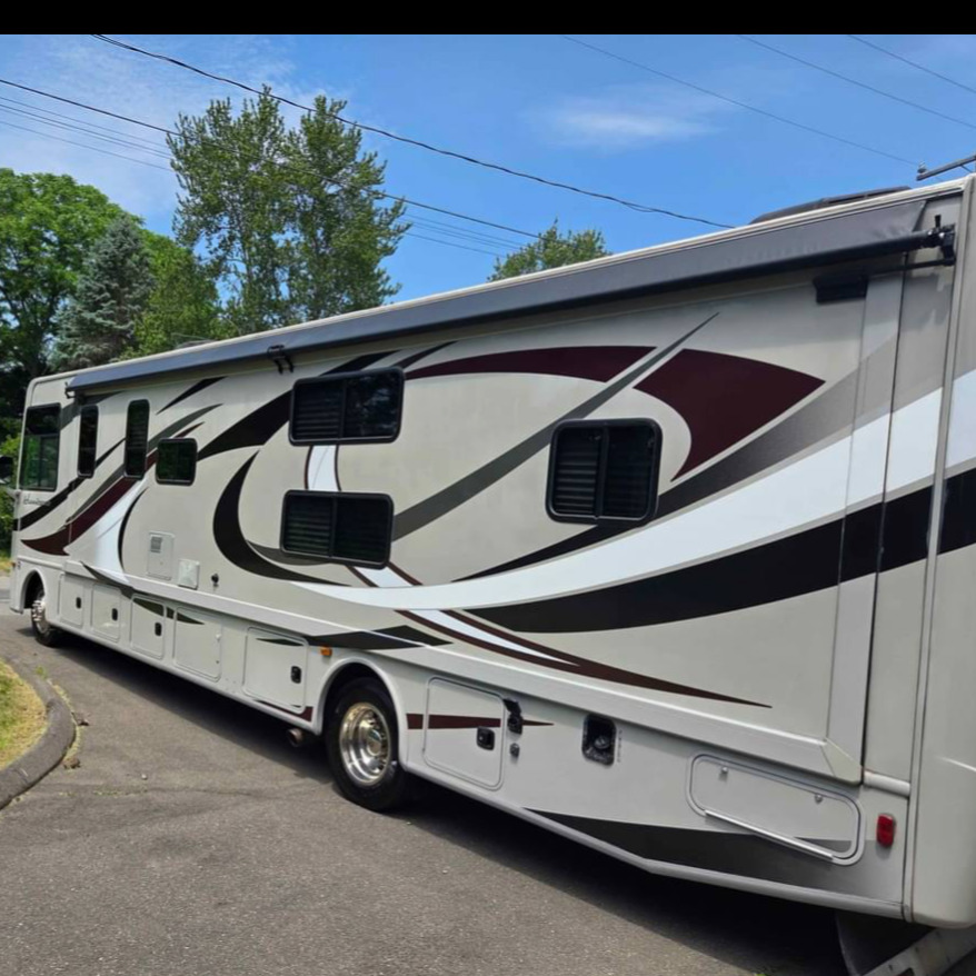 2014 Thor Motor Coach HURRICANE 34J in suffern NY