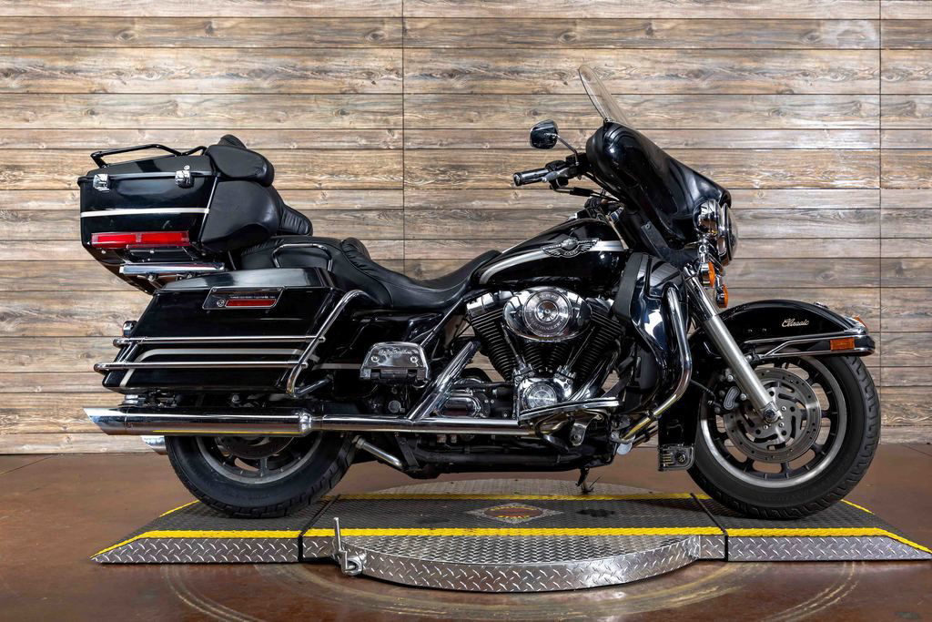 2003 Harley-Davidson FLHTCI - Electra Glide Classic Injection CLASSIC in Alton, IL
