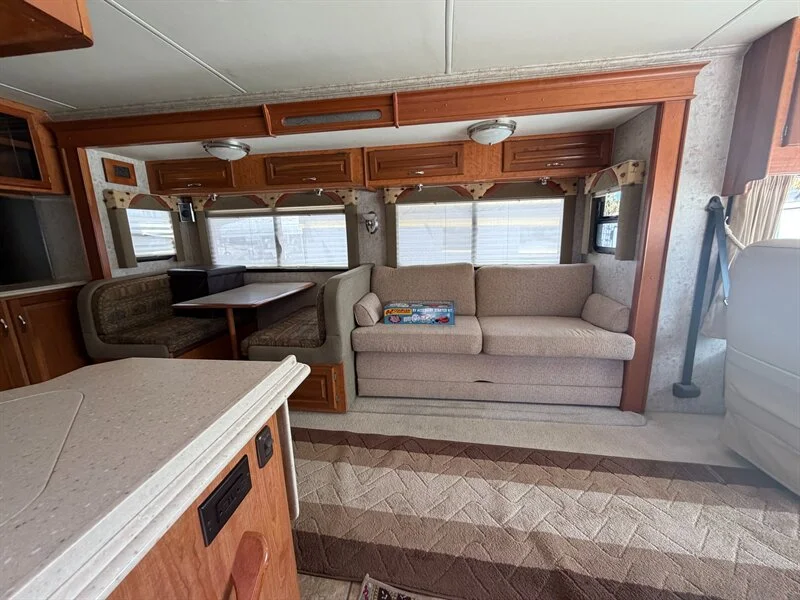 2006 NATIONAL DOLPHIN 5535