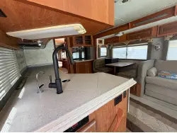 2006 NATIONAL DOLPHIN 5535