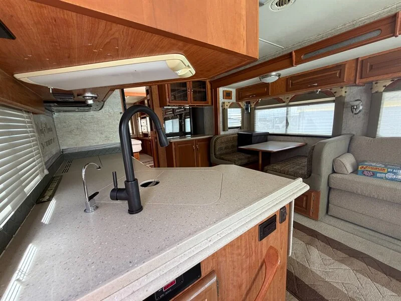 2006 NATIONAL DOLPHIN 5535