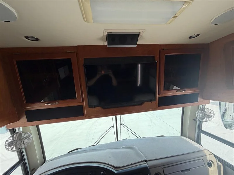 2006 NATIONAL DOLPHIN 5535