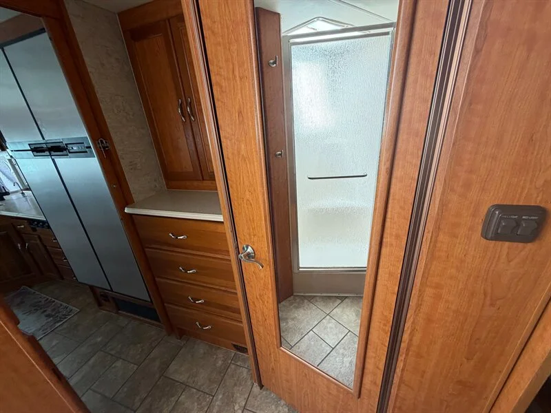 2006 NATIONAL DOLPHIN 5535
