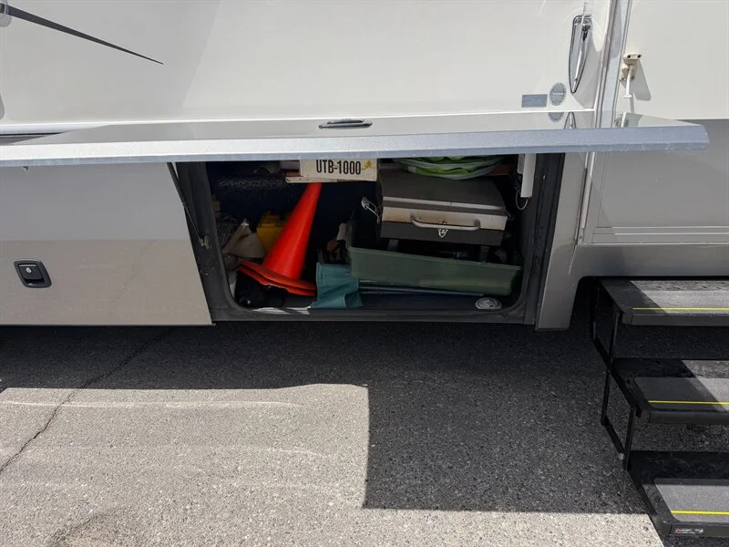 2006 NATIONAL DOLPHIN 5535