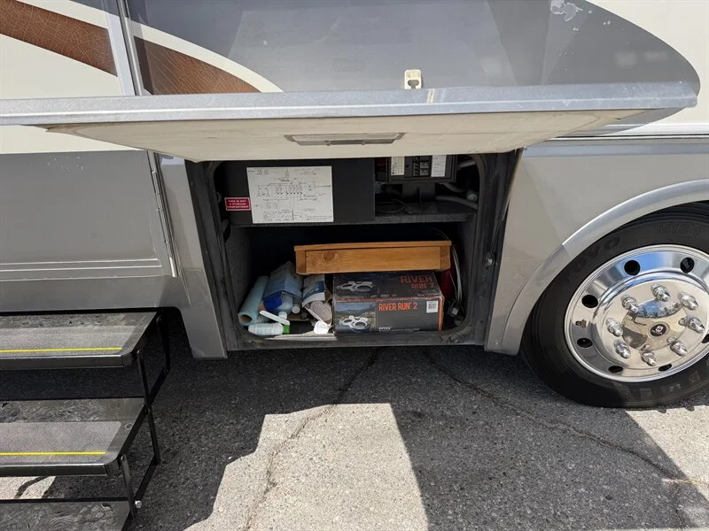 2006 NATIONAL DOLPHIN 5535