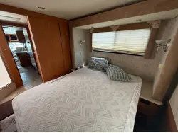 2006 NATIONAL DOLPHIN 5535