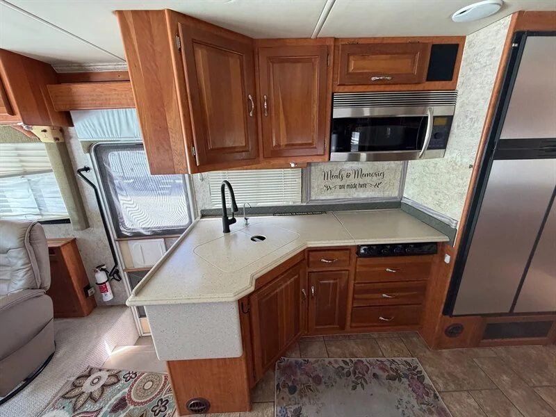 2006 NATIONAL DOLPHIN 5535