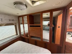 2006 NATIONAL DOLPHIN 5535