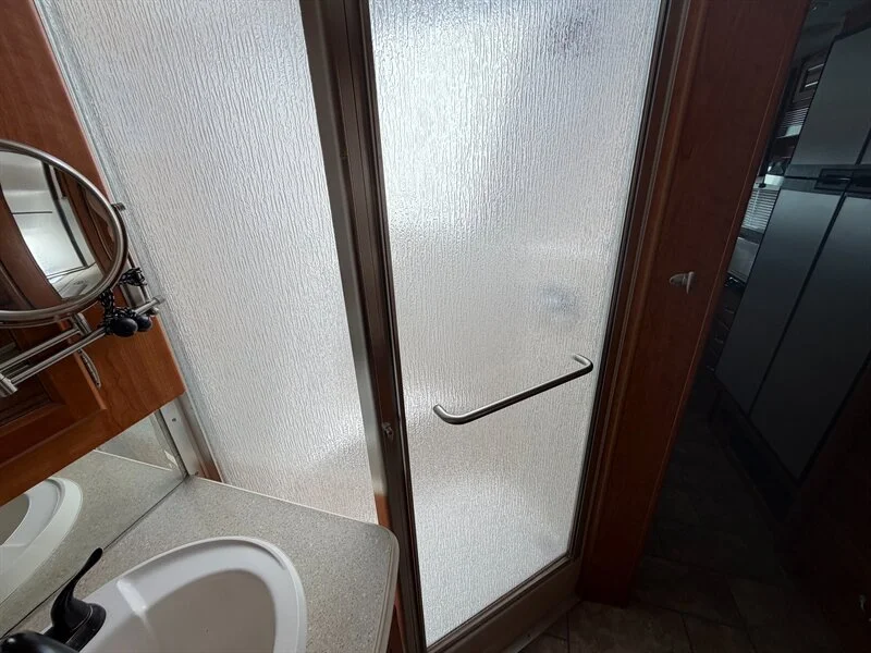 2006 NATIONAL DOLPHIN 5535