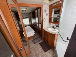 2006 NATIONAL DOLPHIN 5535