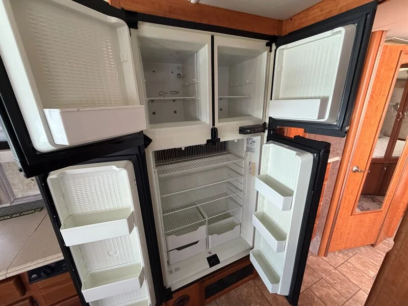 2006 NATIONAL DOLPHIN 5535