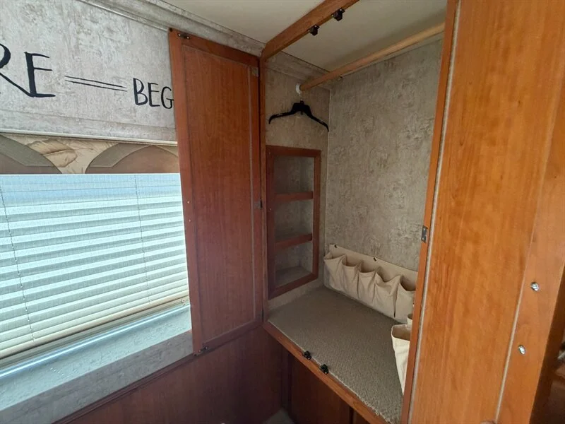 2006 NATIONAL DOLPHIN 5535