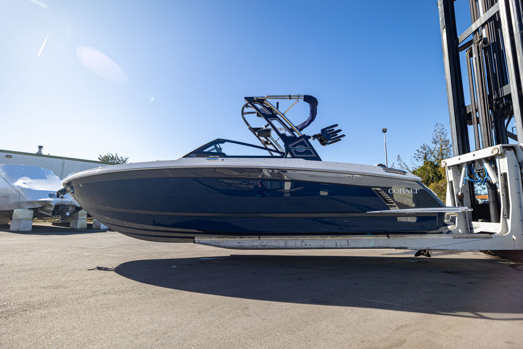 2025 Cobalt Boats R8 Surf in seattle WA