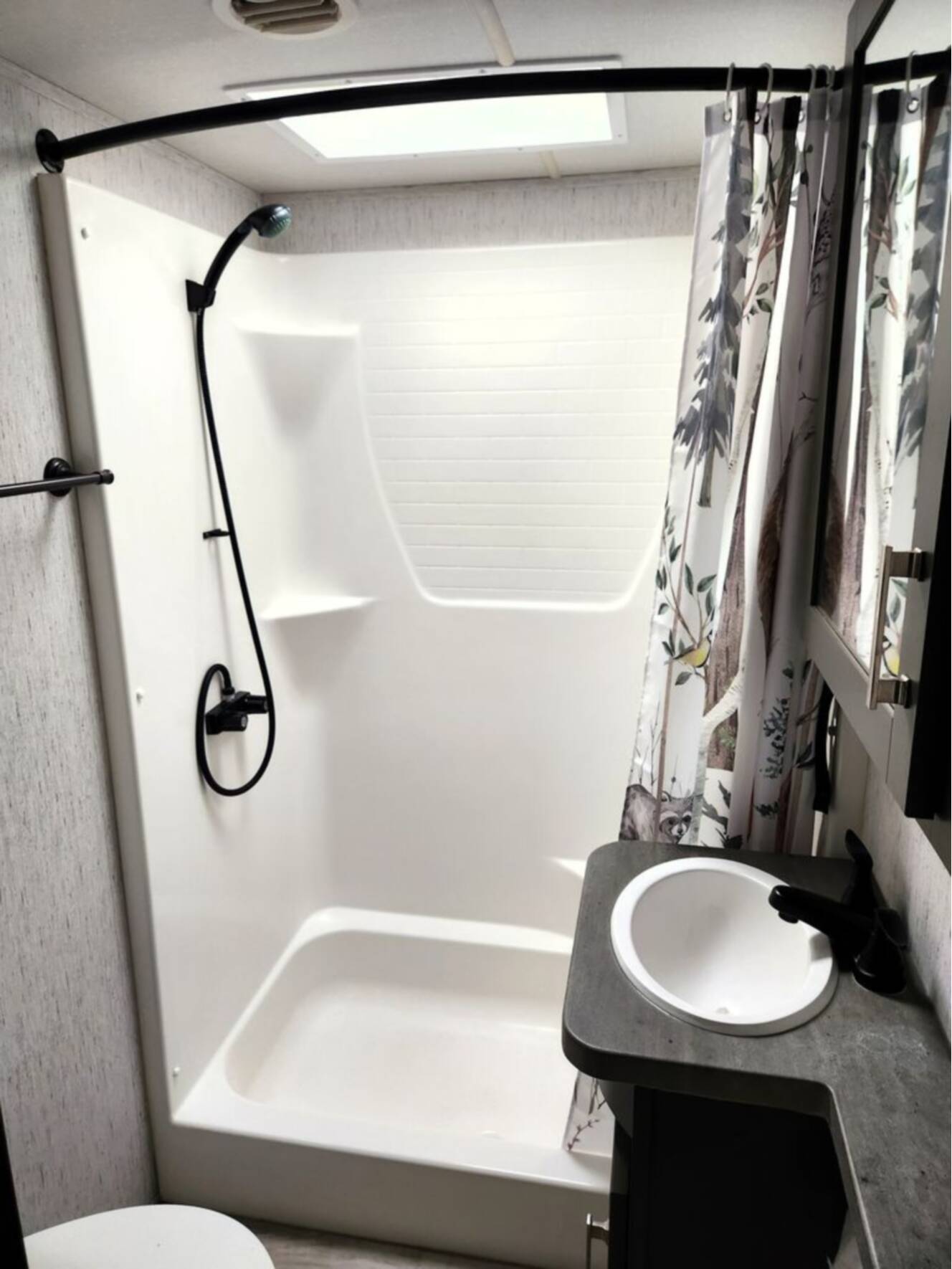 A photo of this 2020 Grand Design Momentum G Class 328G