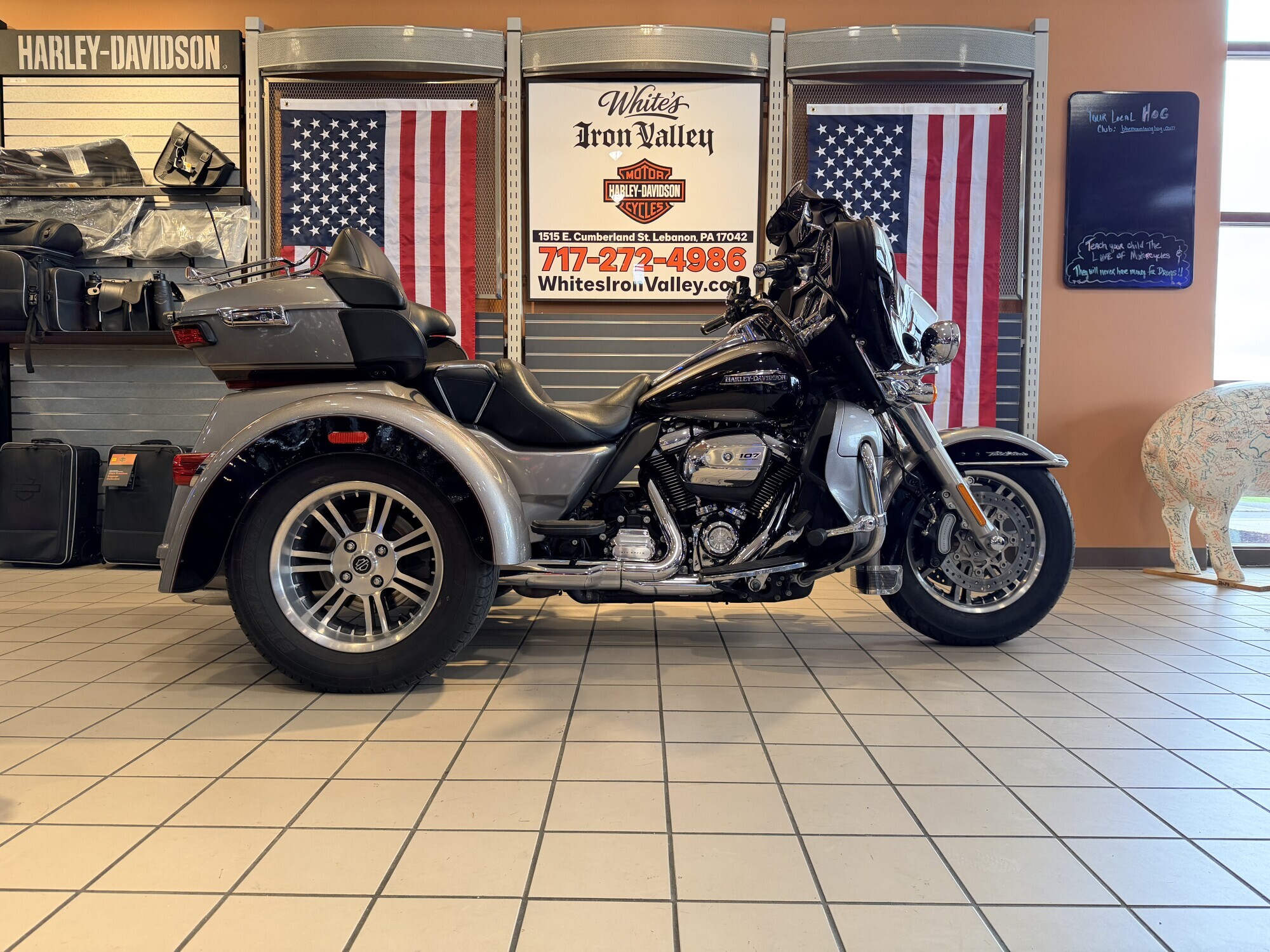 2017 Harley-Davidson Tri Glide Ultra ULTRA CLASSIC in Lebanon, PA
