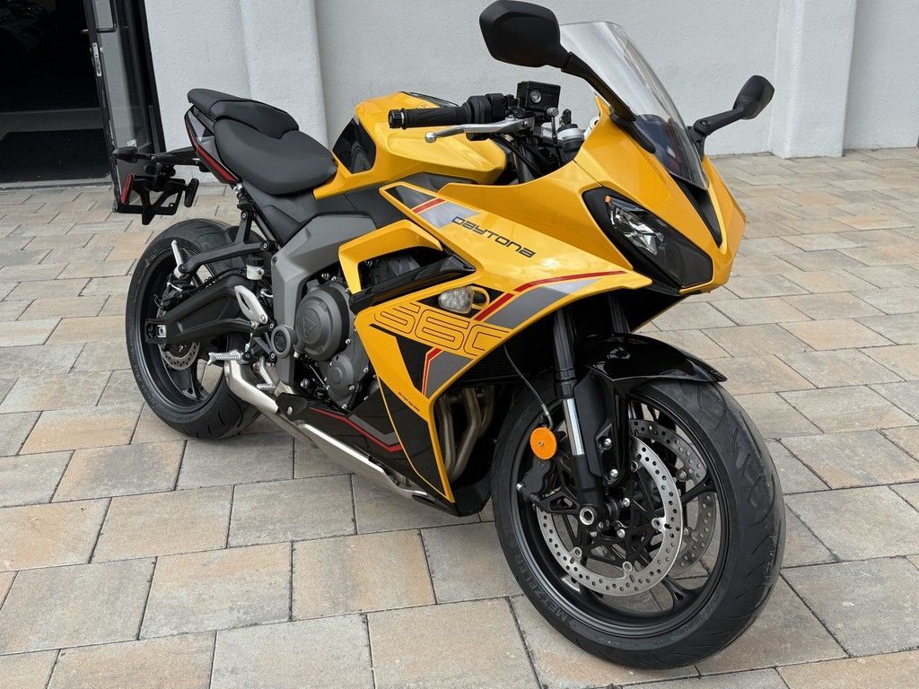 2026 Triumph Daytona 660 Cosmic Yellow / Sapphire Black 660 in Reno, NV