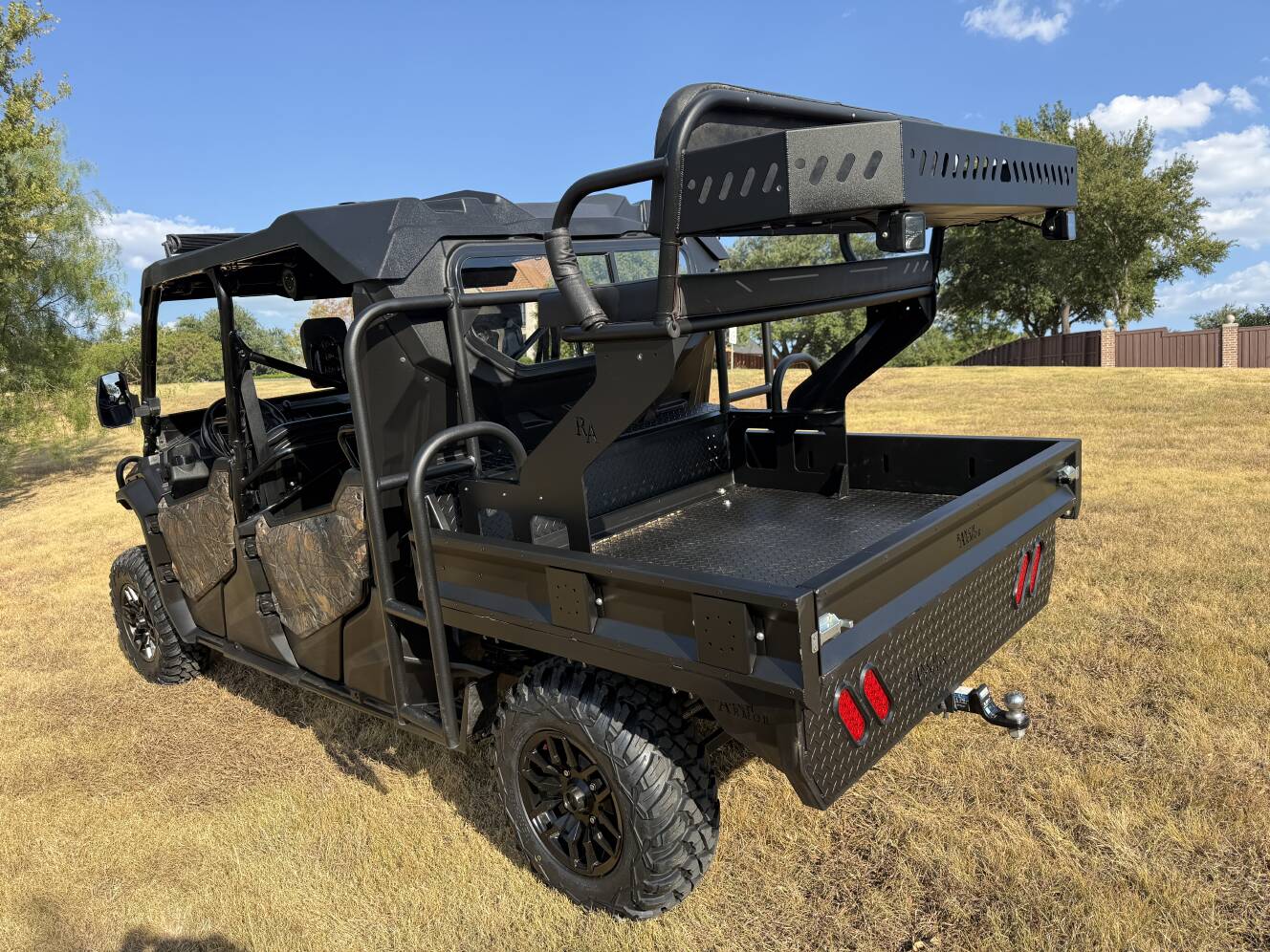 A photo of this 2023 Honda PIONEER 1000-6 CREW DELUXE