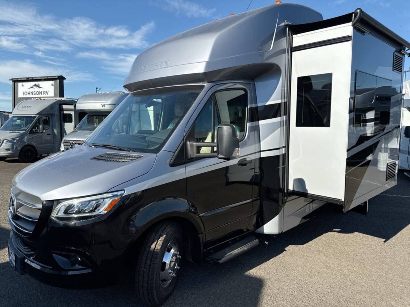 A photo of this 2026 Tiffin Wayfarer 25XLW
