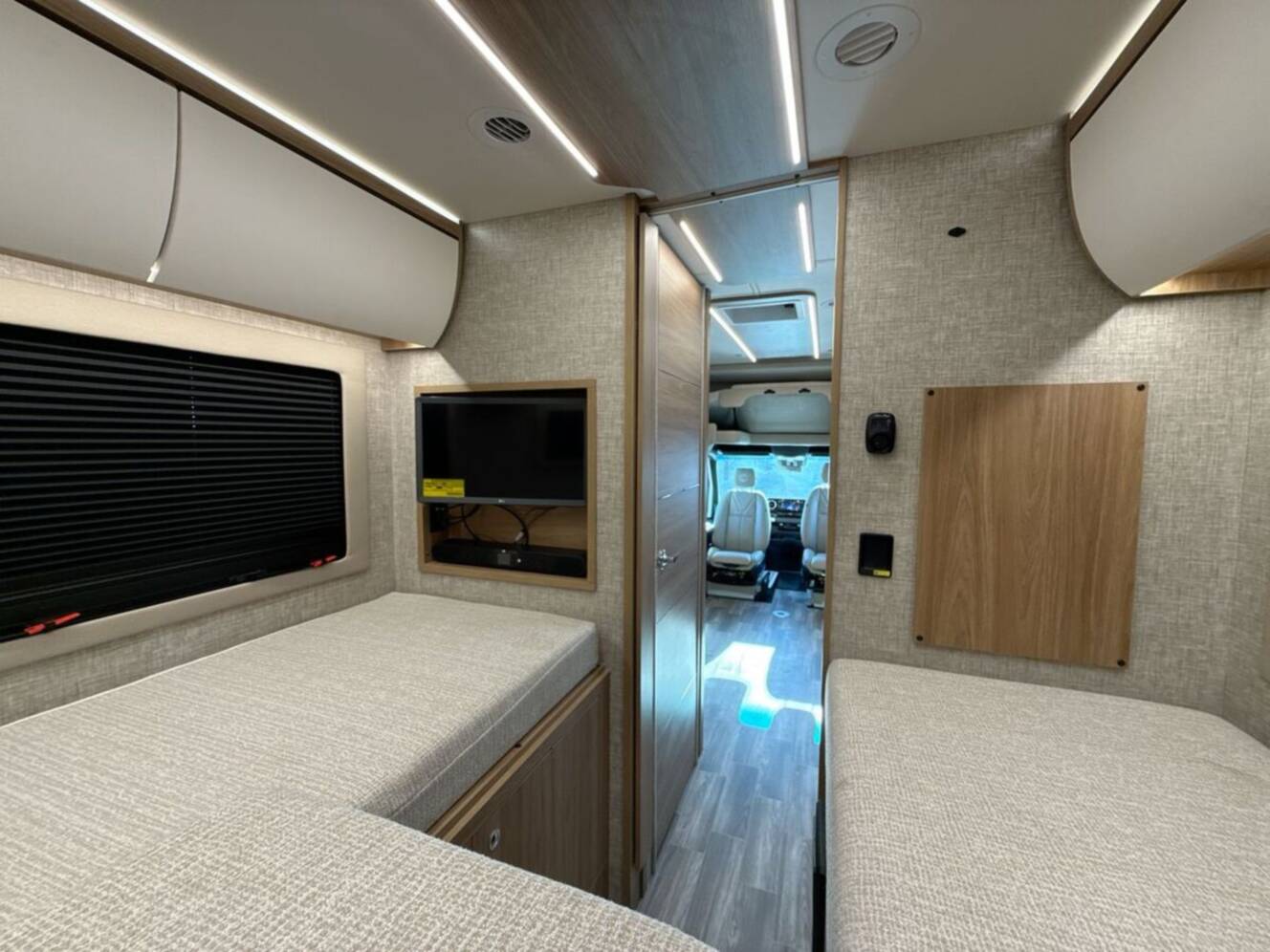 A photo of this 2026 Tiffin Wayfarer 25XLW