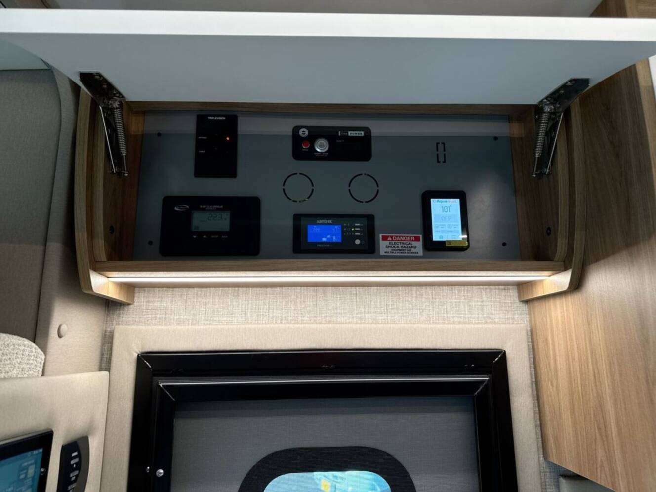 A photo of this 2026 Tiffin Wayfarer 25XLW