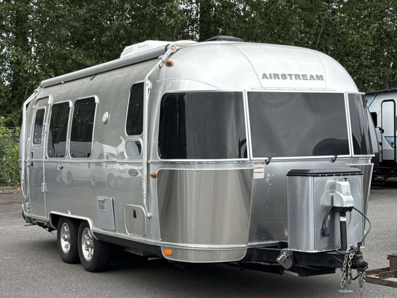 A photo of this 2017 Airstream Flying Cloud 23FB