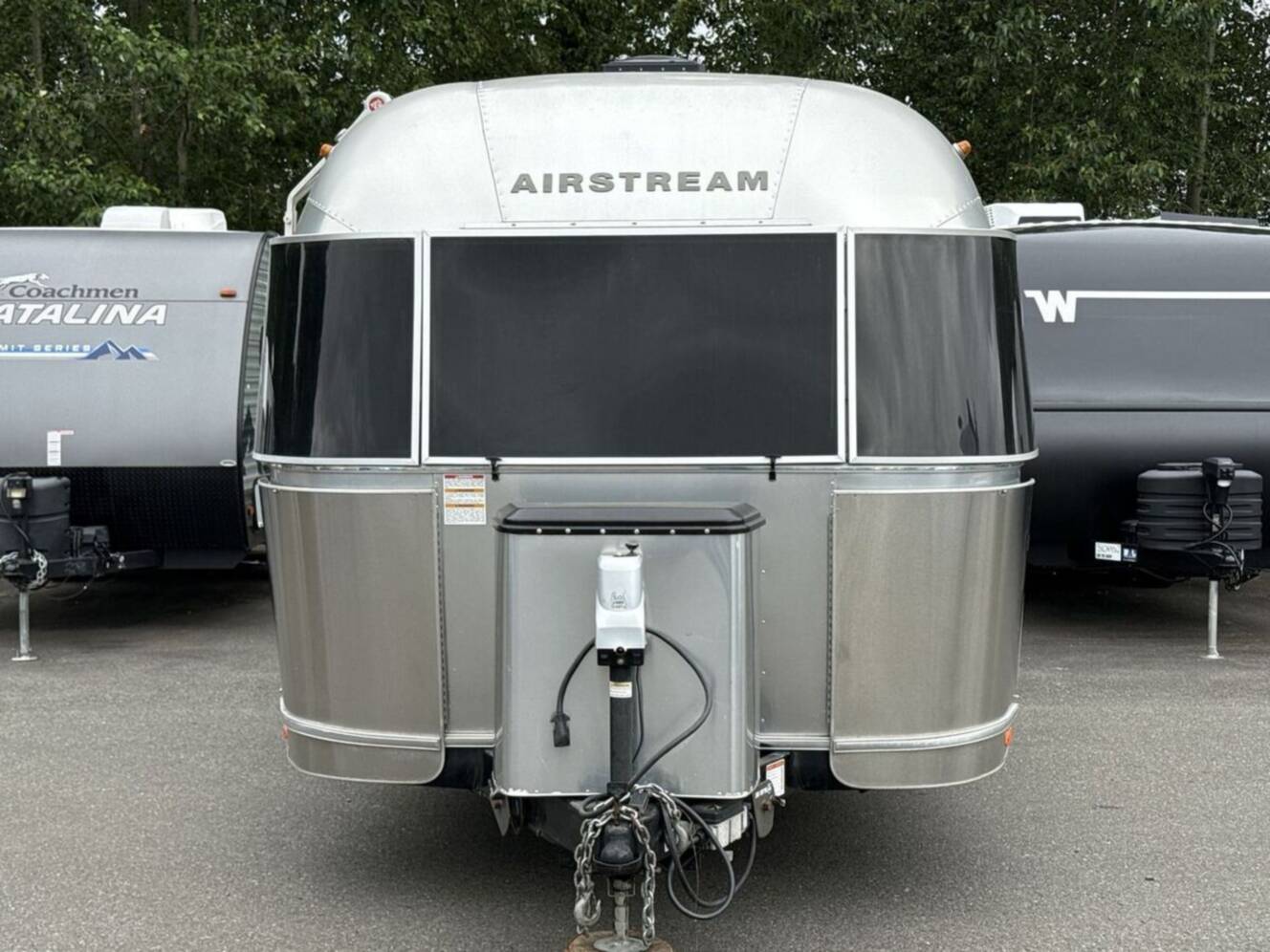 A photo of this 2017 Airstream Flying Cloud 23FB