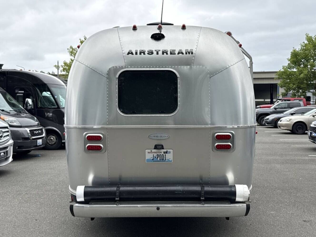 A photo of this 2017 Airstream Flying Cloud 23FB