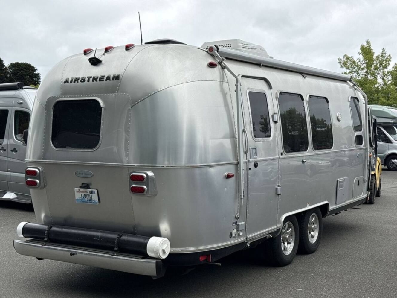 A photo of this 2017 Airstream Flying Cloud 23FB