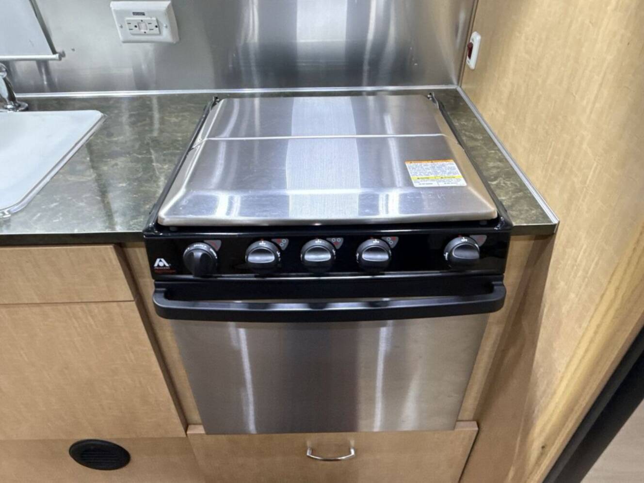 A photo of this 2017 Airstream Flying Cloud 23FB