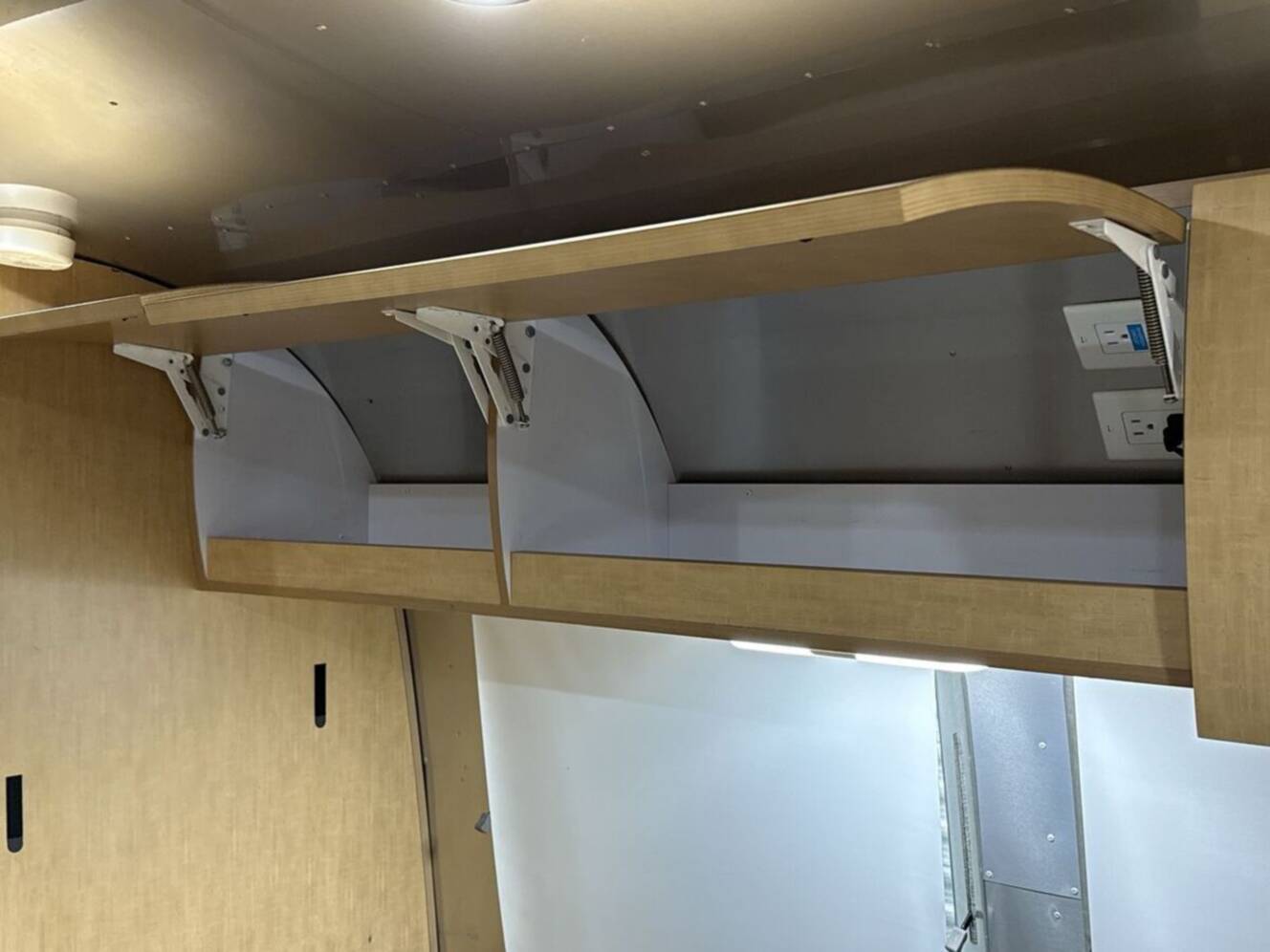 A photo of this 2017 Airstream Flying Cloud 23FB